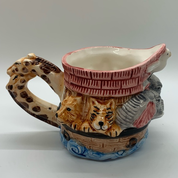 Noah’s Ark Ceramic Sugar & Creamer 3-piece set, 3-D Details - Picture 4 of 16